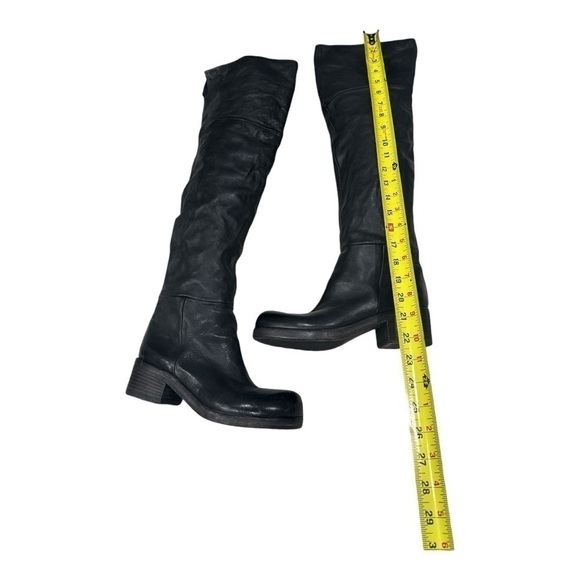VIC MATIE
Leather Boots
Women's Over the Knee black Size 36 US 6 made in Italy - Picture 6 of 13